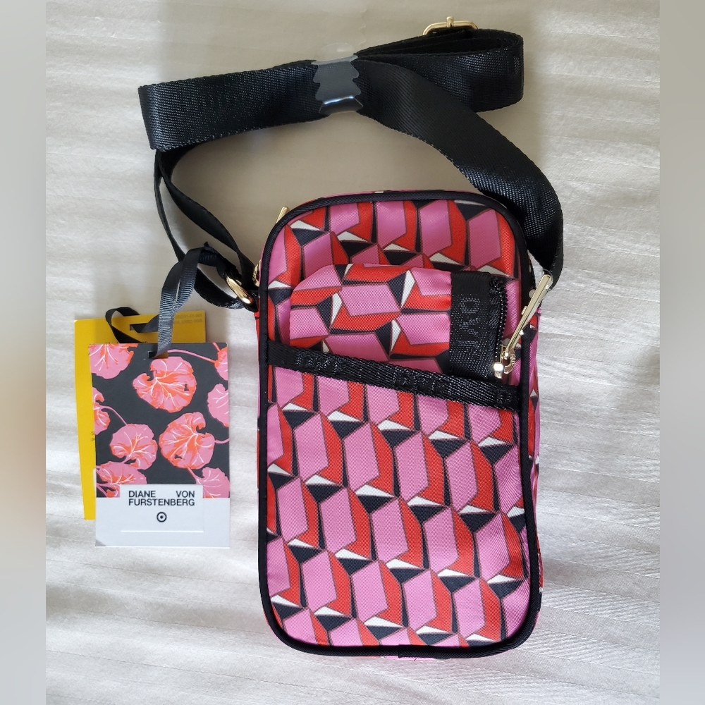 DVF x Target NWT Pink Geo Cellphone Holder